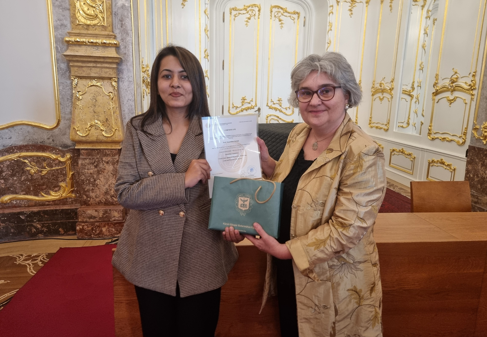 Prof. Swarnima Gorani és Prof. Dr. Domokos Andrea közös képe